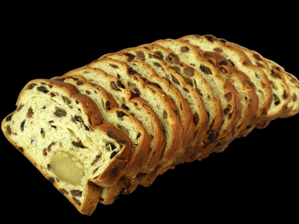 Krentenbrood met spijs half
