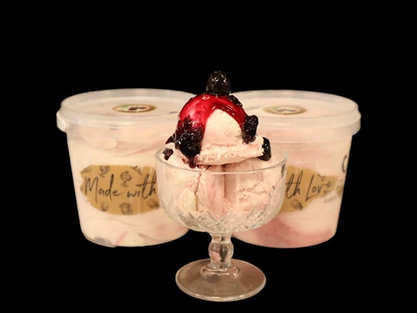 Yoghurt Amarene IJs Emmer